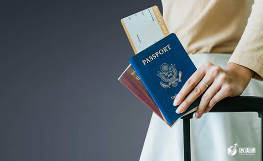 持有美国护照与绿卡享受的福利有哪些区别